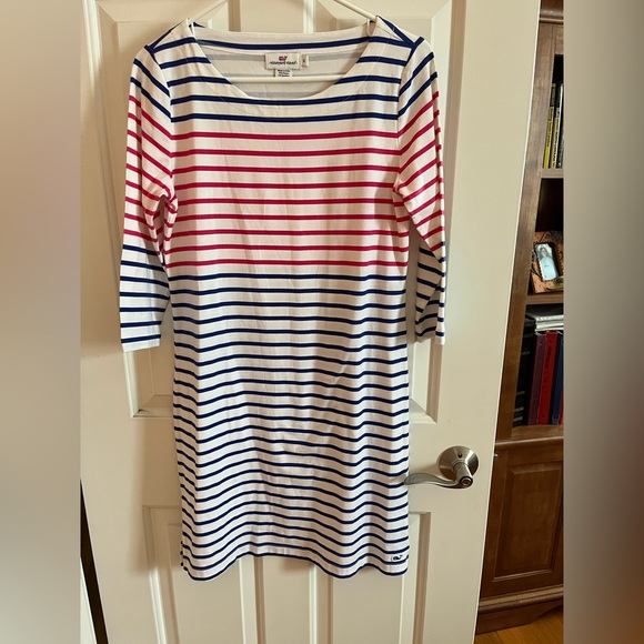 Vineyard vines dress - Picture 1 of 6